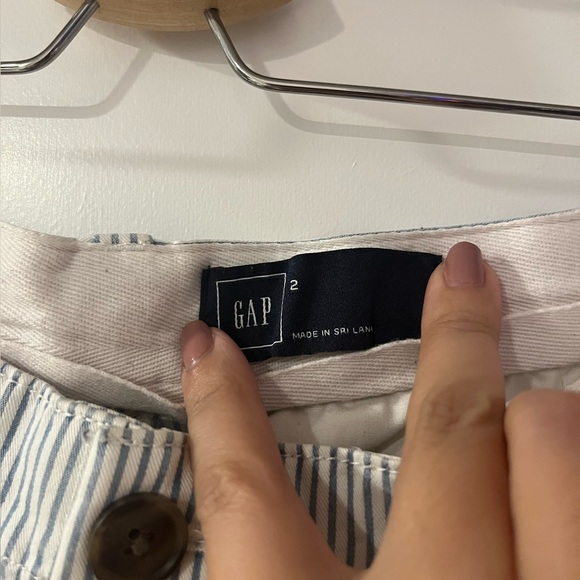 Gap faded stripe Bermuda shorts - Picture 3 of 3